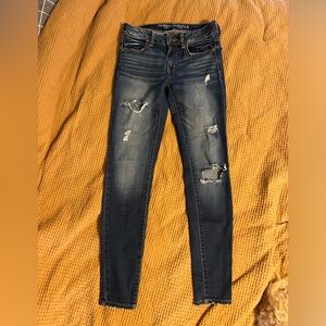 American Eagle distressed Jegging